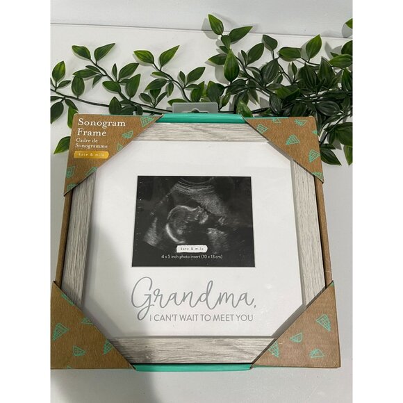 Kate & Milo Sonogram Frame For Grandma - Picture 1 of 6